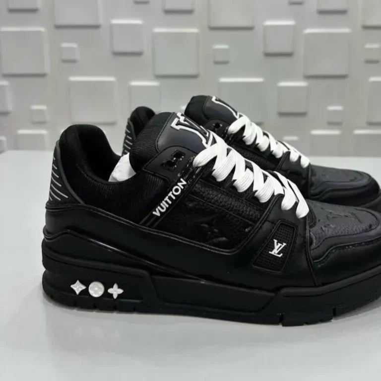 Sneaker 'All Black'